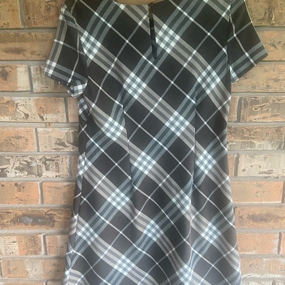 Women’s Plaid  Pattern Short Sleeve Dress - Picture 3 of 3